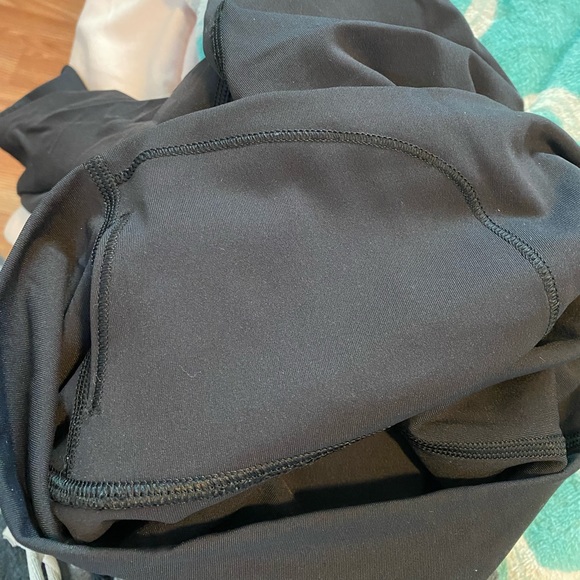 Wunder under Lululemon leggings - Picture 3 of 3